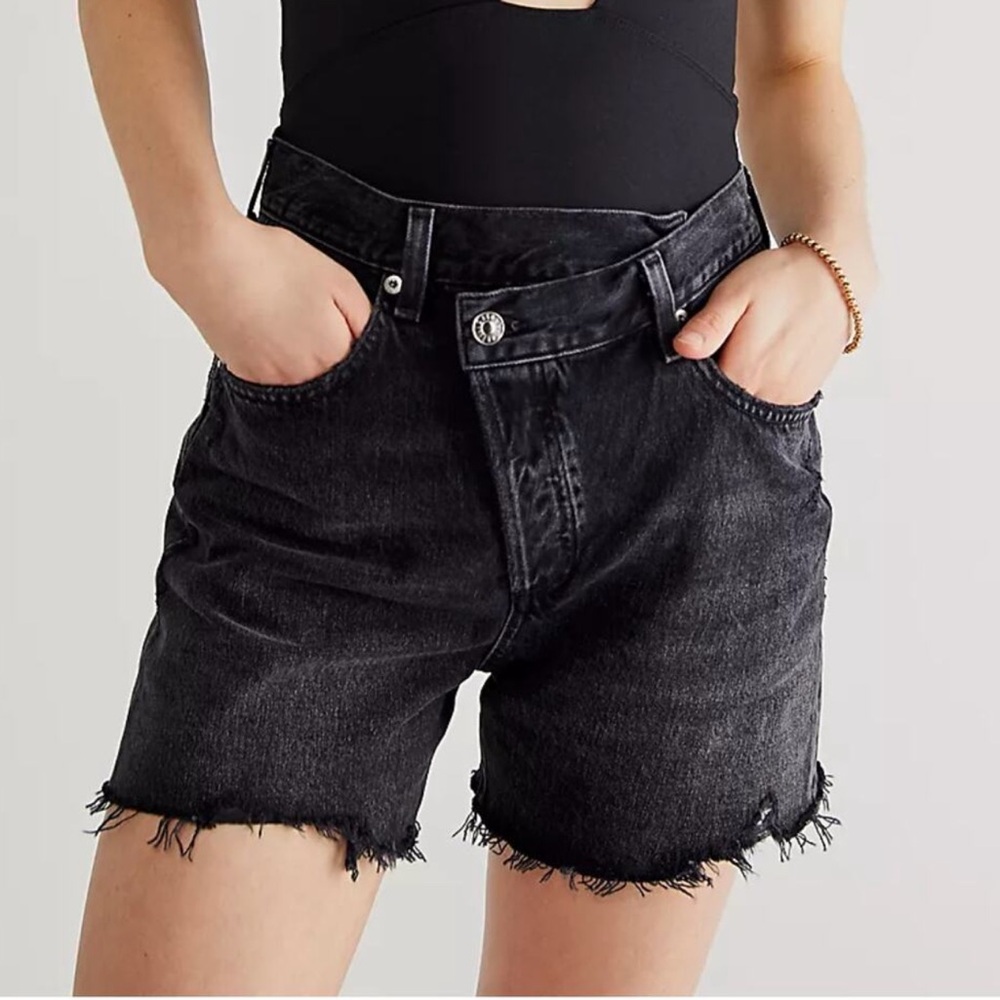 AGOLDE Criss Cross Short in Hichhike